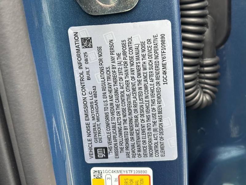 Chevrolet Silverado 2500HD Vehicle Image 22