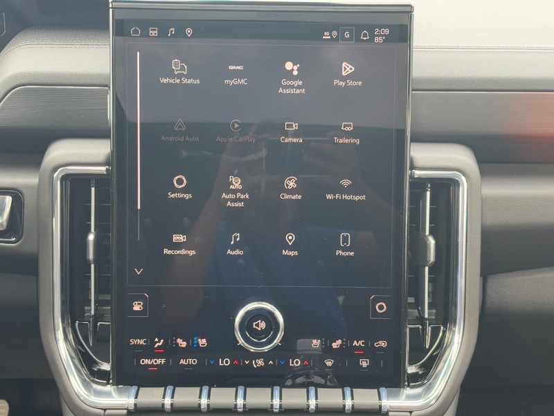 GMC Yukon Vehicle Image 11