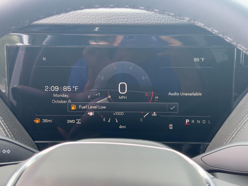 GMC Yukon Vehicle Image 16