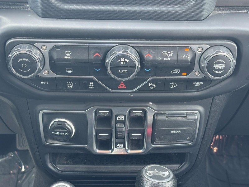 Jeep Wrangler Unlimited Vehicle Image 14