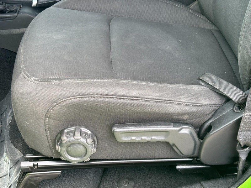 Jeep Wrangler Unlimited Vehicle Image 24