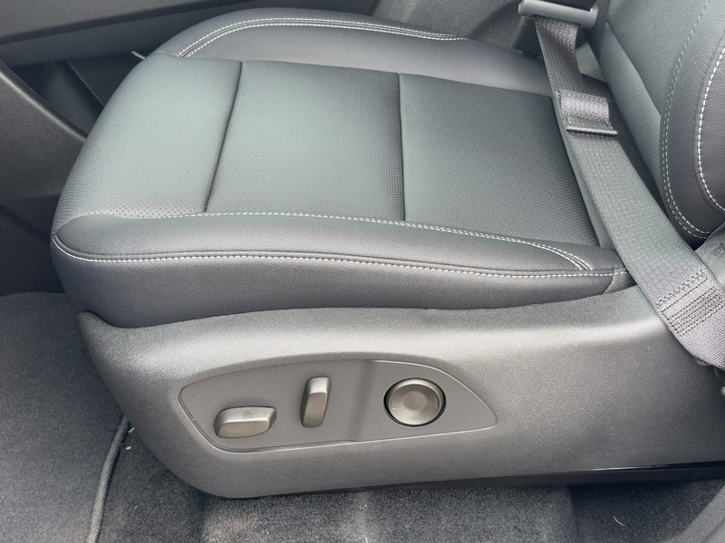 Chevrolet Traverse Vehicle Image 24