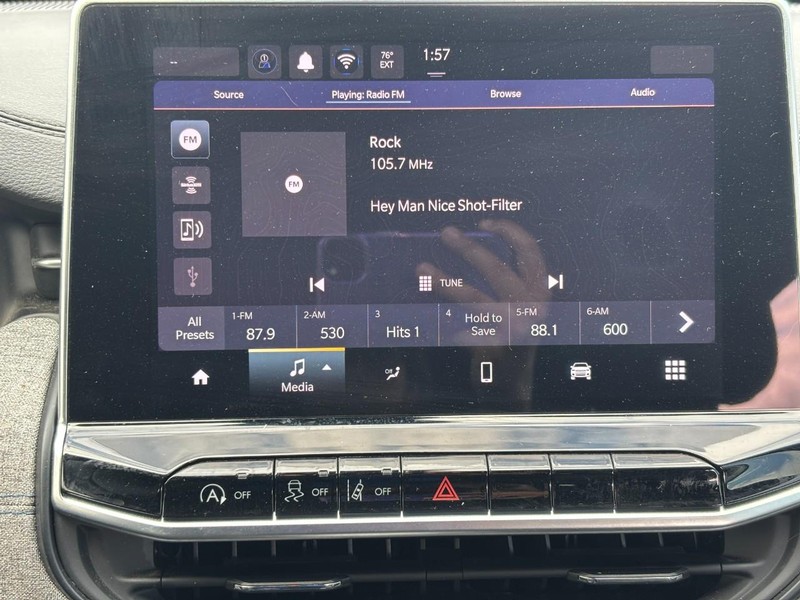 Jeep Compass Vehicle Image 13