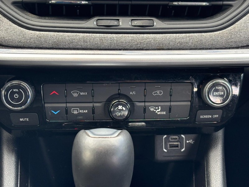 Jeep Compass Vehicle Image 14