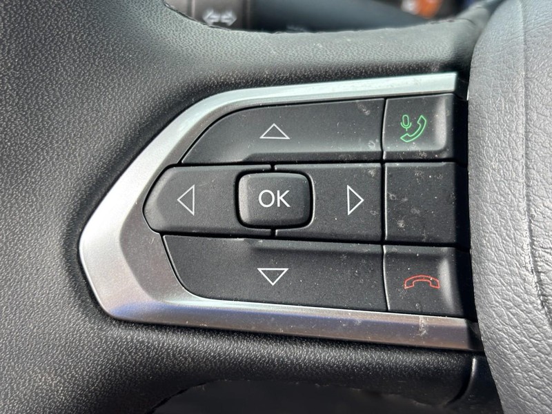 Jeep Compass Vehicle Image 17