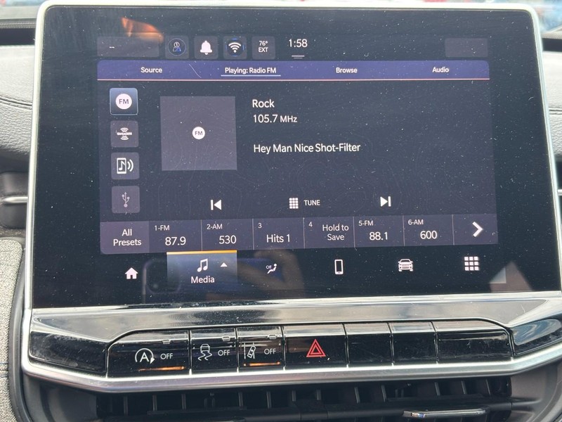 Jeep Compass Vehicle Image 20