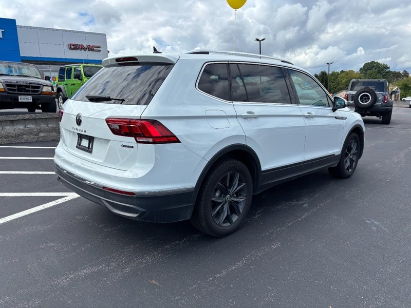 Volkswagen Tiguan Vehicle Image 03