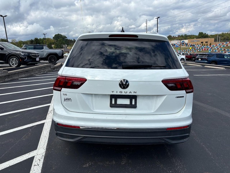 Volkswagen Tiguan Vehicle Image 05