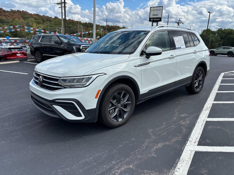 Volkswagen Tiguan Vehicle Image 08