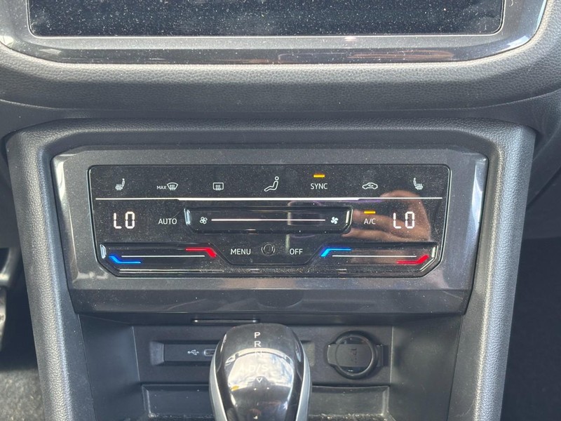 Volkswagen Tiguan Vehicle Image 14