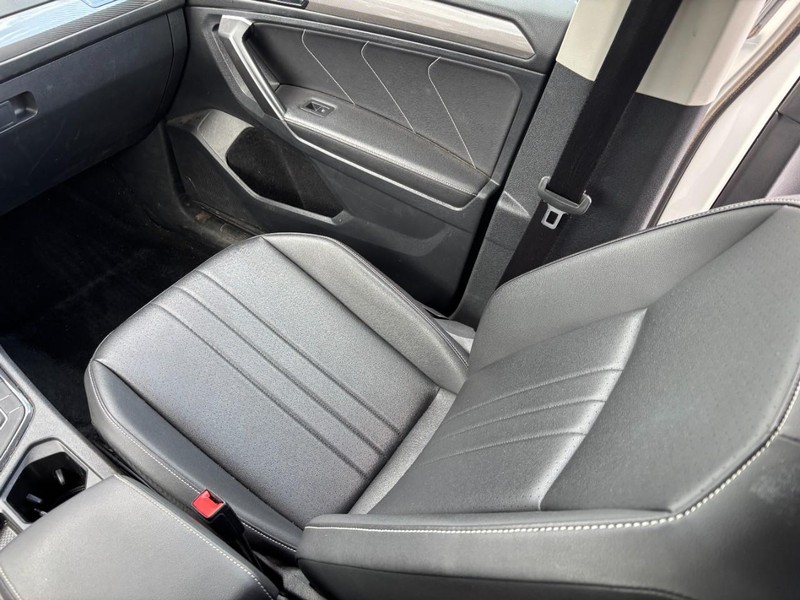 Volkswagen Tiguan Vehicle Image 15