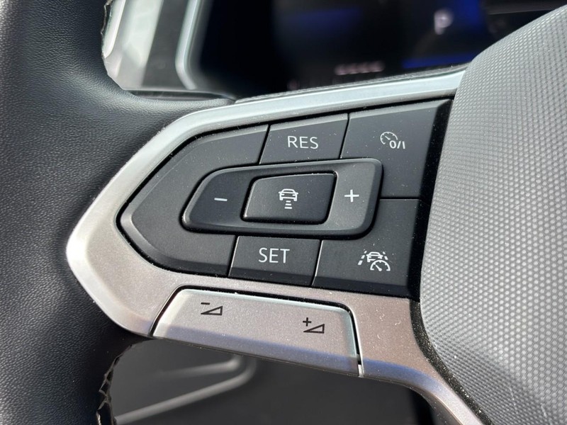 Volkswagen Tiguan Vehicle Image 17