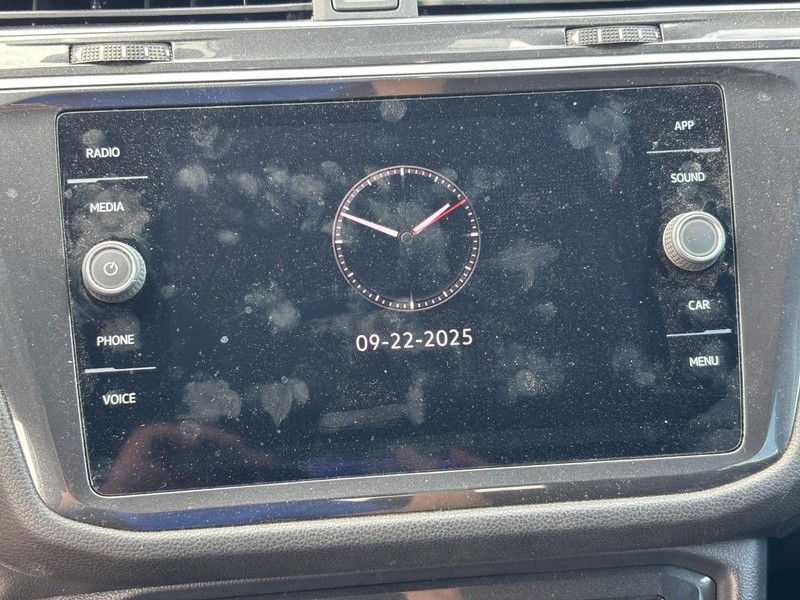 Volkswagen Tiguan Vehicle Image 20