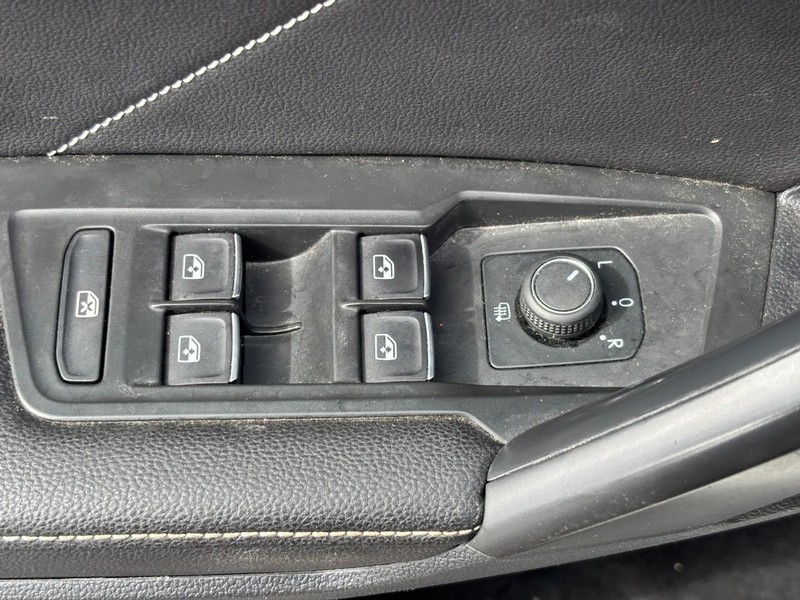 Volkswagen Tiguan Vehicle Image 23