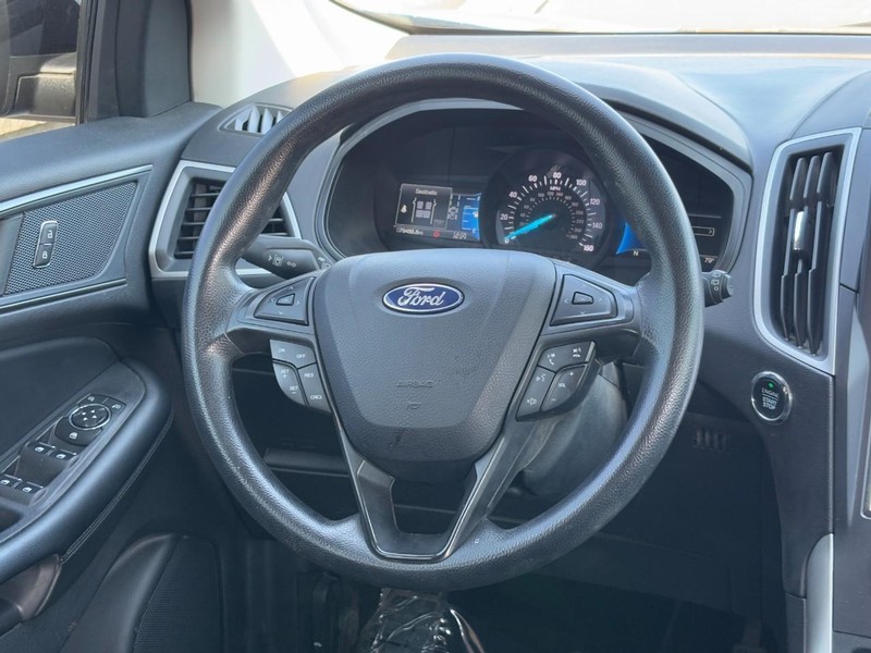 Ford Edge Vehicle Image 13