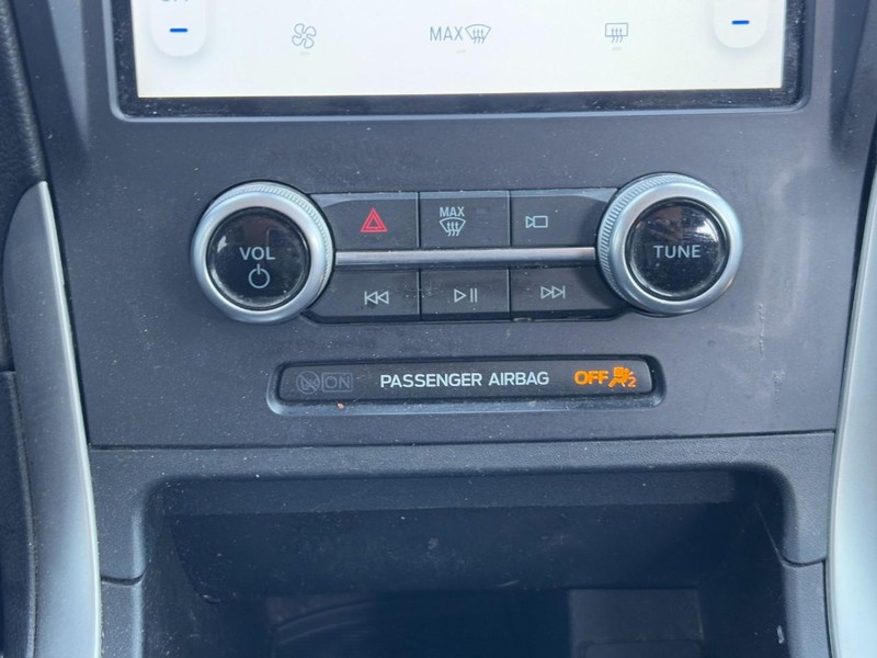 Ford Edge Vehicle Image 15