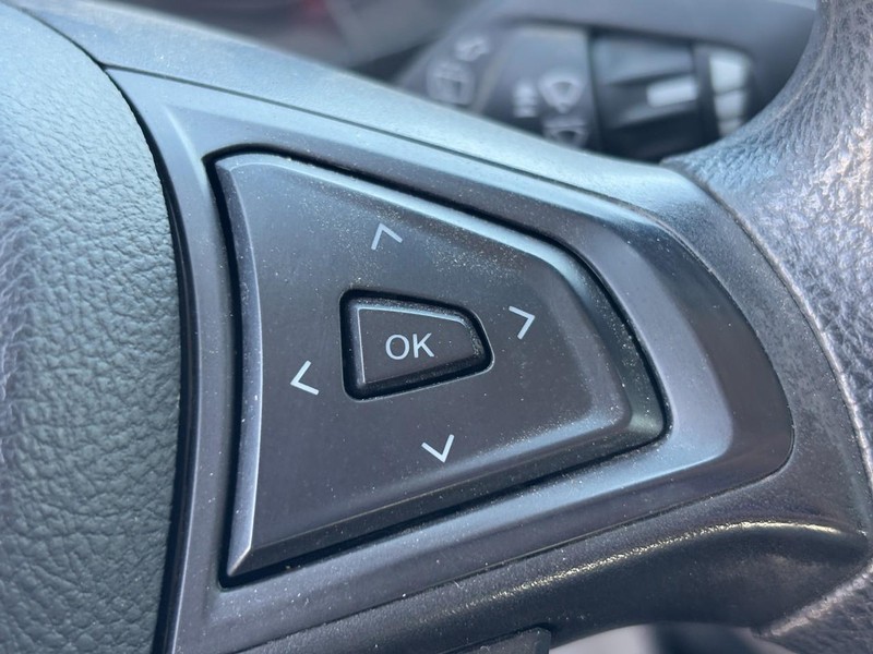 Ford Edge Vehicle Image 20