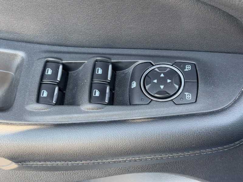 Ford Edge Vehicle Image 26