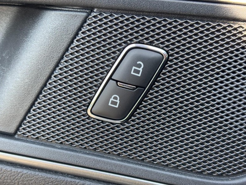 Ford Edge Vehicle Image 27