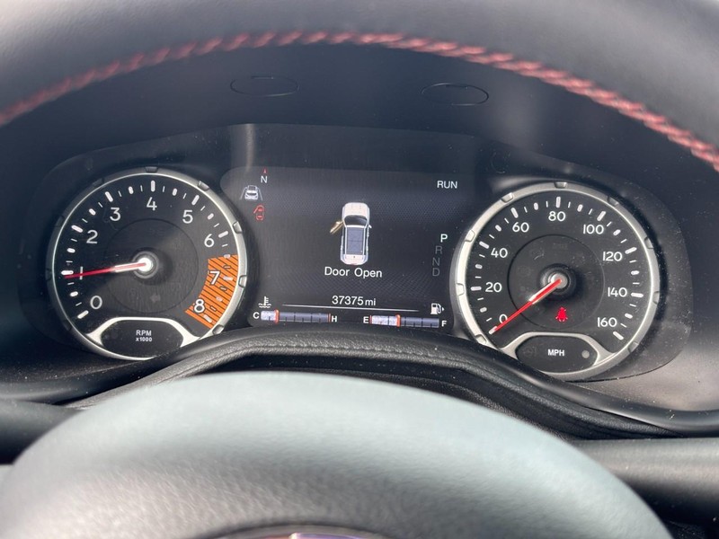 Jeep Renegade Vehicle Image 19