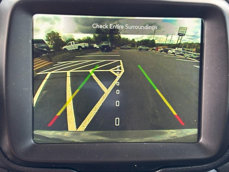 Jeep Renegade Vehicle Image 21