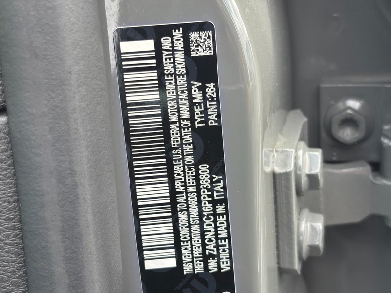 Jeep Renegade Vehicle Image 26