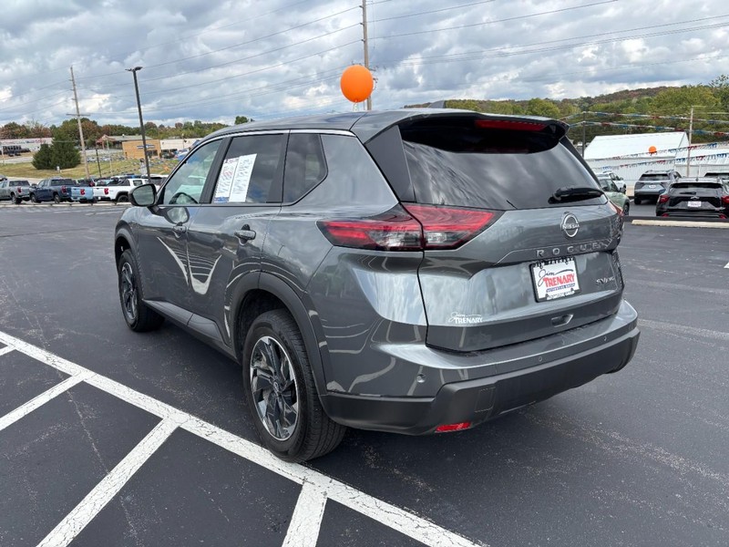 Nissan Rogue Vehicle Image 07