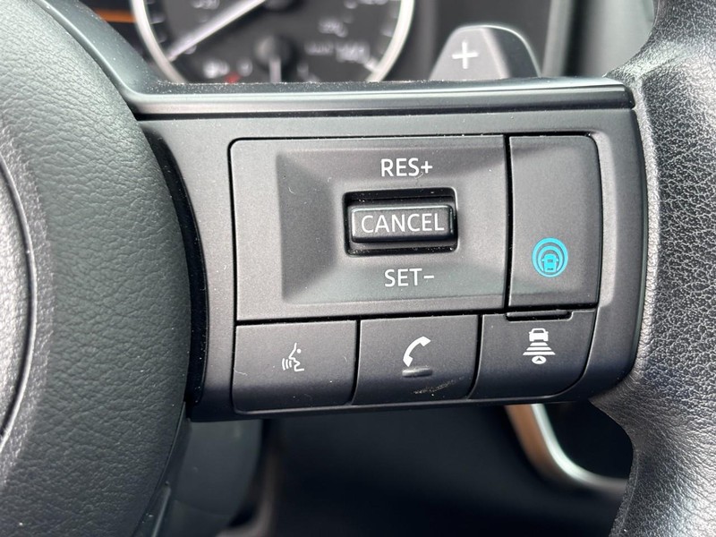 Nissan Rogue Vehicle Image 19