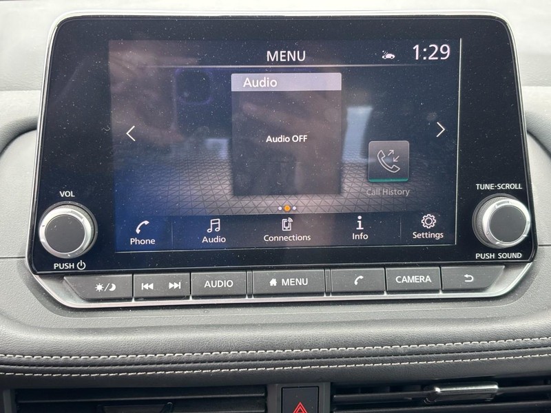 Nissan Rogue Vehicle Image 21