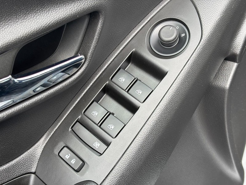 Chevrolet Trax Vehicle Image 23