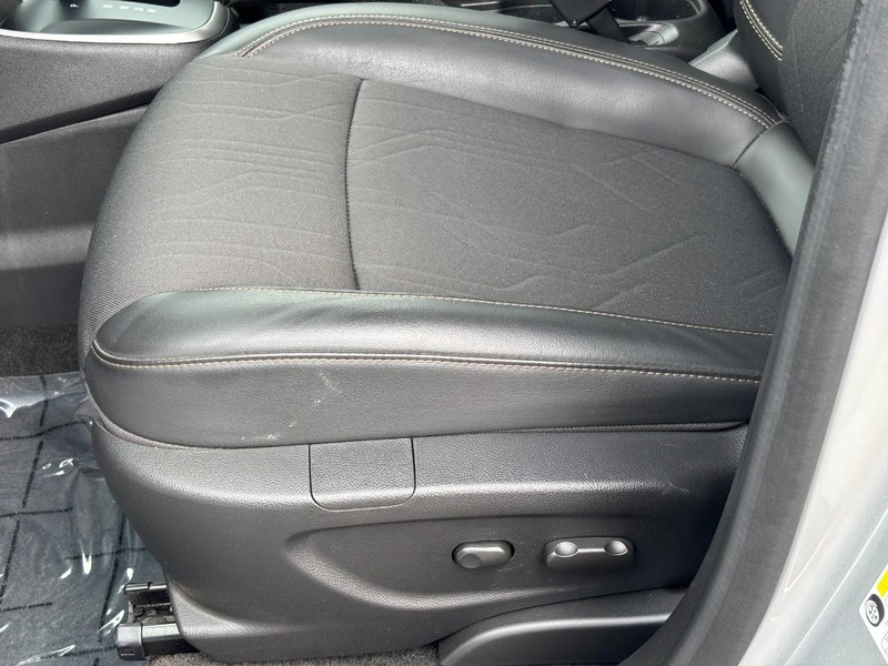 Chevrolet Trax Vehicle Image 24