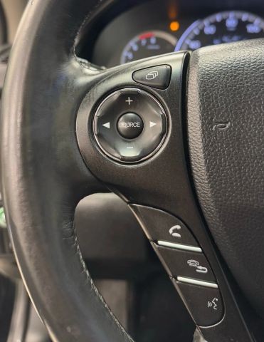 Honda Accord Sedan Vehicle Full-screen Gallery Image 17