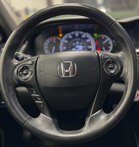 Honda Accord Sedan Vehicle Full-screen Gallery Image 19