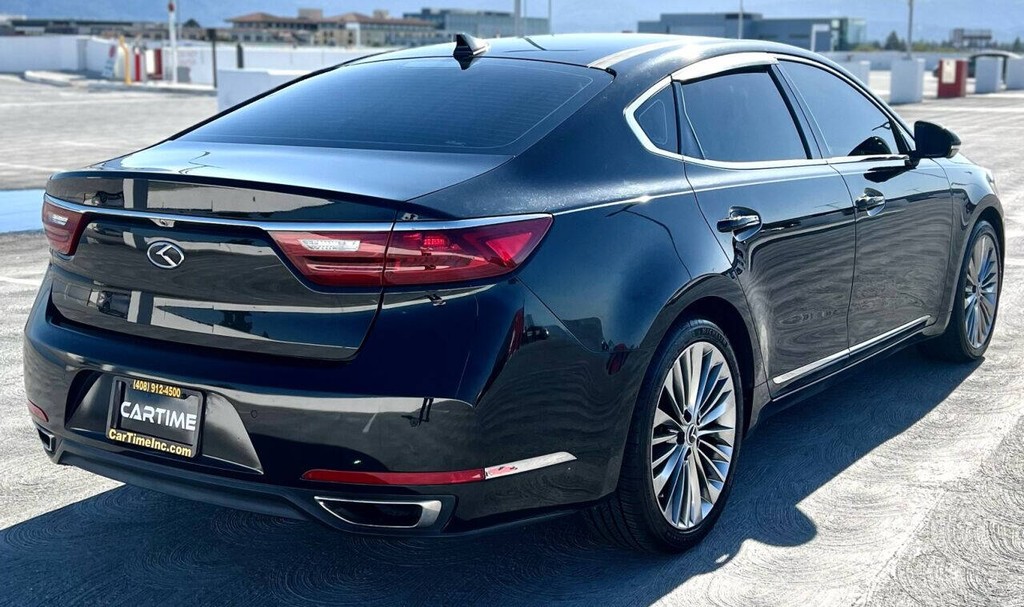 Kia Cadenza Vehicle Full-screen Gallery Image 12