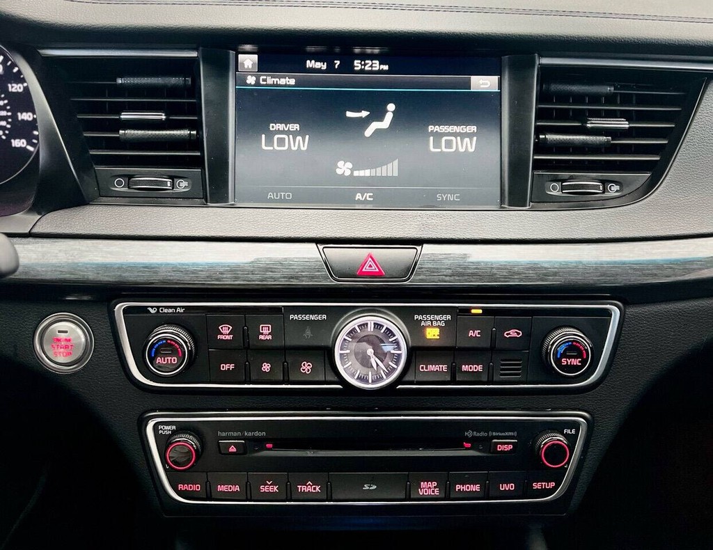 Kia Cadenza Vehicle Full-screen Gallery Image 22