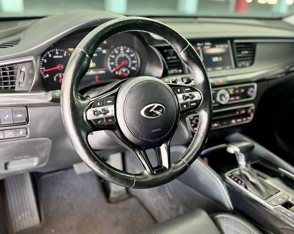 Kia Cadenza Vehicle Full-screen Gallery Image 31