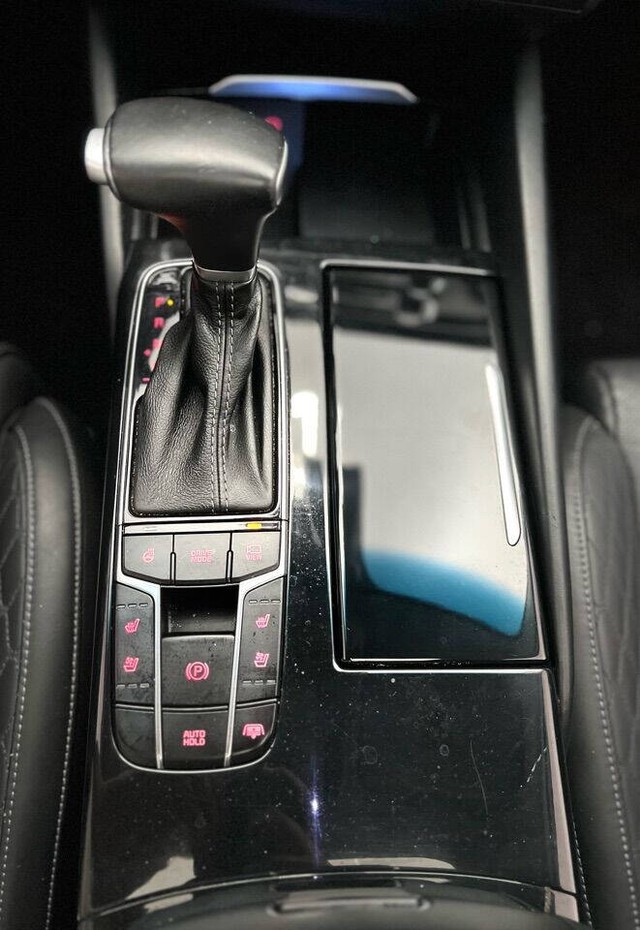 Kia Cadenza Vehicle Full-screen Gallery Image 23