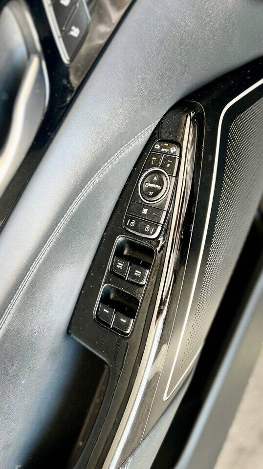 Kia Cadenza Vehicle Full-screen Gallery Image 25