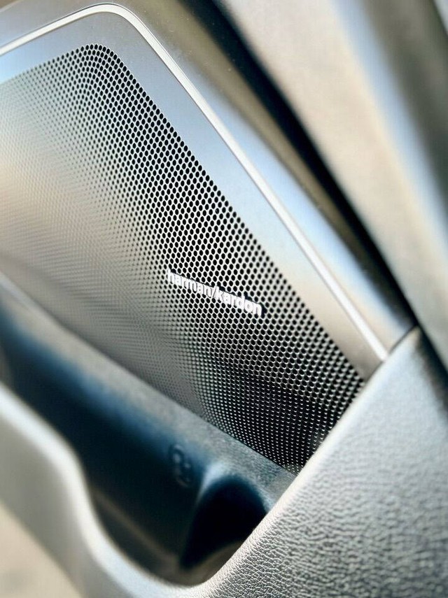Kia Cadenza Vehicle Full-screen Gallery Image 26