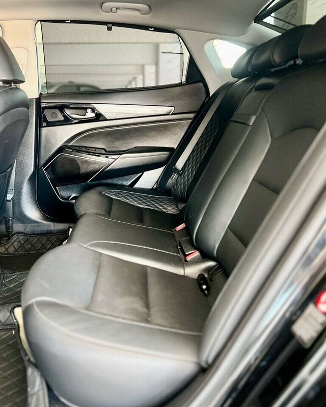 Kia Cadenza Vehicle Full-screen Gallery Image 36