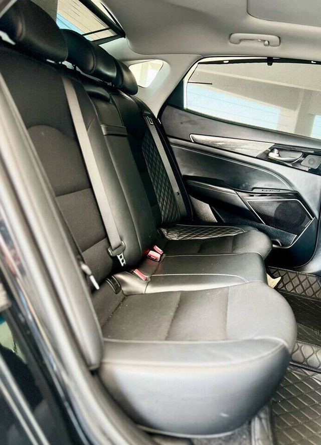 Kia Cadenza Vehicle Full-screen Gallery Image 38