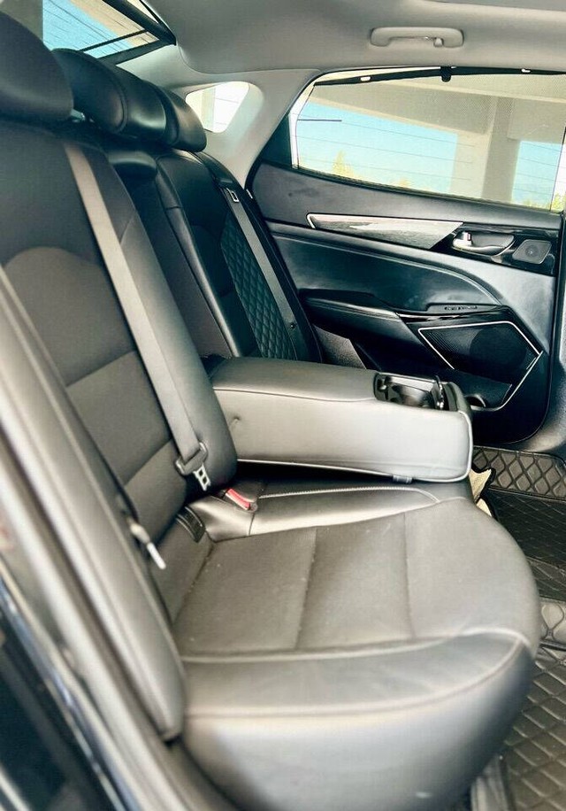 Kia Cadenza Vehicle Full-screen Gallery Image 40