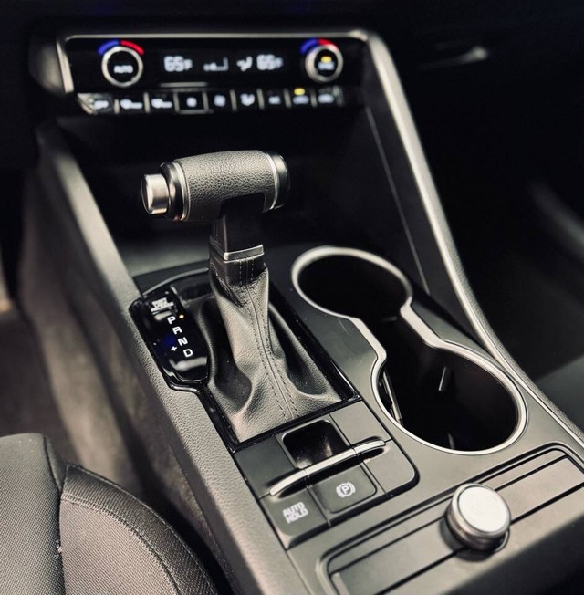 Kia K5 Vehicle Full-screen Gallery Image 21