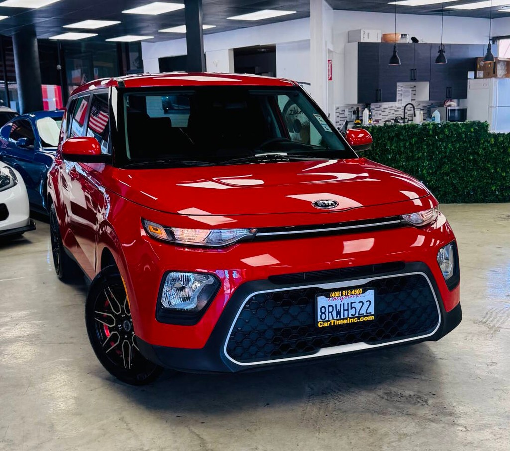 Kia Soul Vehicle Full-screen Gallery Image 02