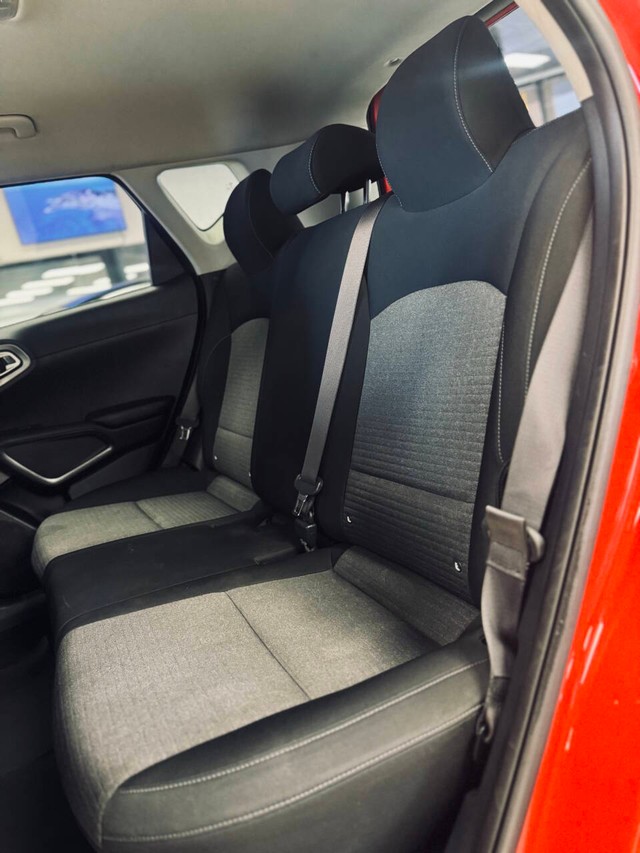 Kia Soul Vehicle Full-screen Gallery Image 12