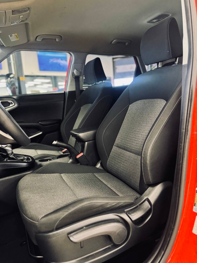 Kia Soul Vehicle Full-screen Gallery Image 13