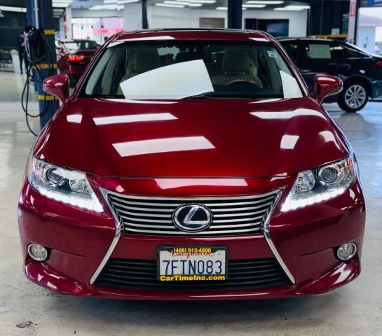 Lexus ES Vehicle Full-screen Gallery Image 08