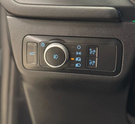 Ford Escape Vehicle Full-screen Gallery Image 13