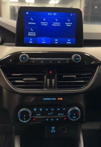 Ford Escape Vehicle Full-screen Gallery Image 15