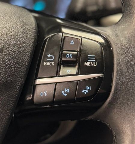 Ford Escape Vehicle Full-screen Gallery Image 17
